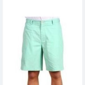 Green vineyard vines shorts